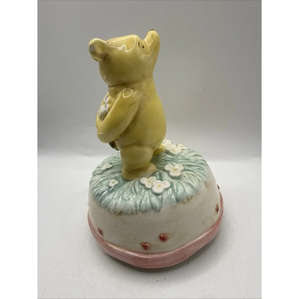 Disney Charpente Winnie the Pooh with Flowers Rotating Music Box Works